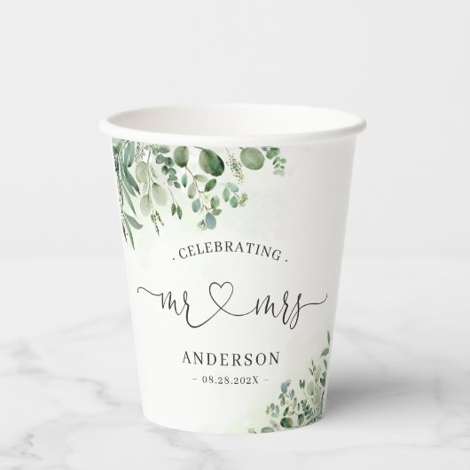 Greenery Eucalyptus Mr & Mrs. Heart Script Wedding Pappbecher (Vorderseite)