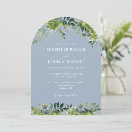 Greenery Floral Arch Dusty Blue QR Code Wedding Einladung (Stehend Vorderseite)