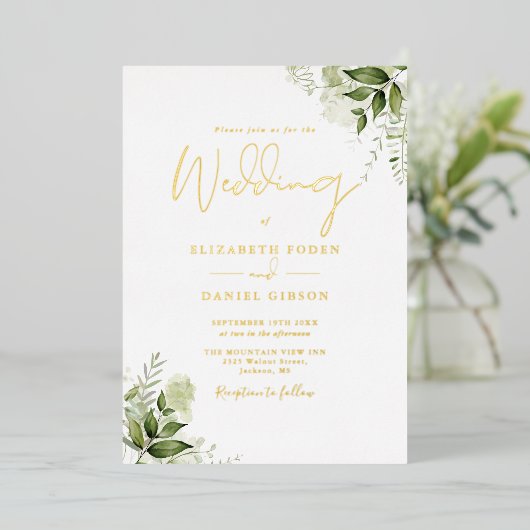 Greenery Floral Elegant Monogram Wedding Gold Folieneinladung (Stehend vorne)