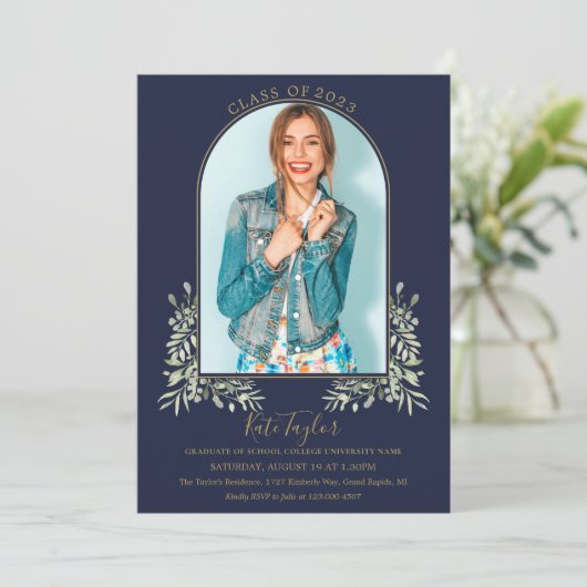 Greenery Gold Arch Navy Blue Foto Abschluss Invi Einladung (Stehend Vorderseite)