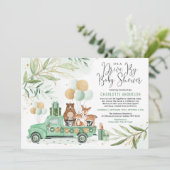 Greenery Gold Woodland Drive Through Baby Shower Einladung (Stehend Vorderseite)