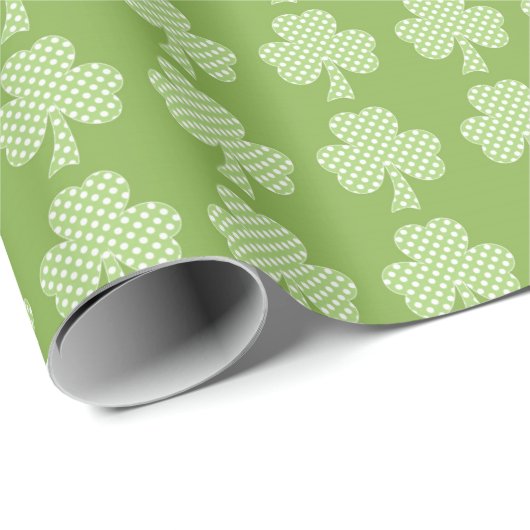 Greenery Kleeblatt Clover Polka dots Patrick's Day Geschenkpapier (Rolleneckpunkt)