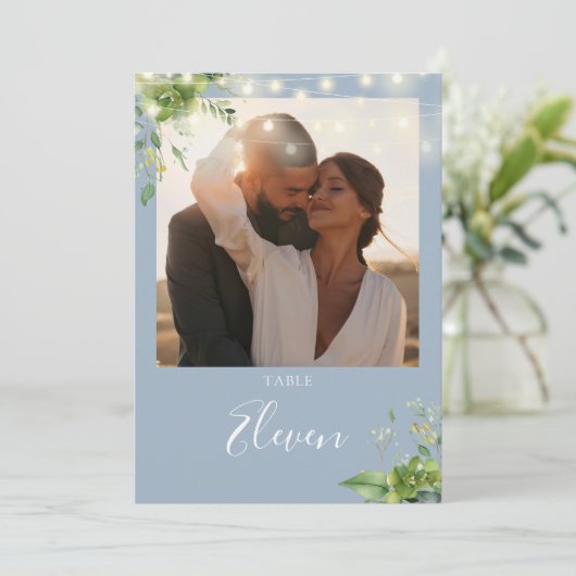 Greenery Lights Foto Dusty Blue Tischnummer (Stehend Vorderseite)