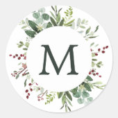Greenery Red Berries Holiday Monogram Runder Aufkleber (Vorderseite)