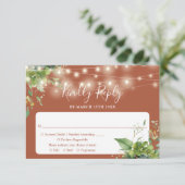 Greenery String Lights Terrcotta Wedding RSVP Karte (Stehend Vorderseite)