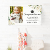 Greenery White Floral Graduation Party Grad Foto Banner (Insitu)