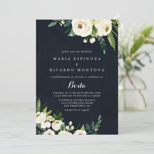 Greenery White Floral Royal Blue Spanish Wedding Einladung (Stehend Vorderseite)