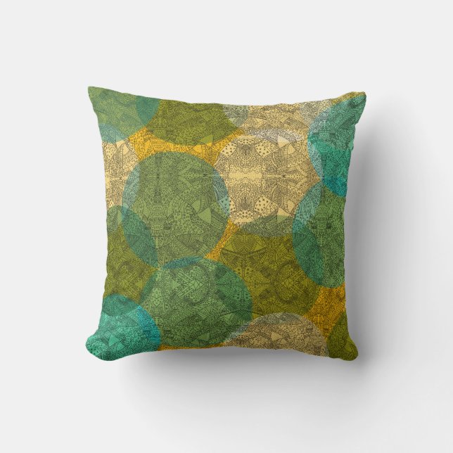 Greens and yellow Symmetrical Doodle Mandala  Kissen (Vorderseite)
