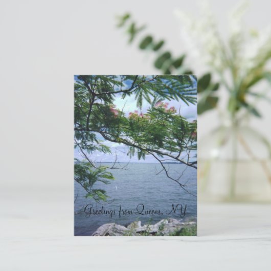 Greetings from Queens Postkarte (Stehend Vorderseite)