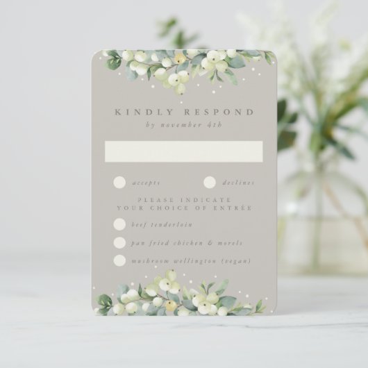 Greige Snowberry+Eucalyptus Ewedding RSVP Karte (Stehend Vorderseite)
