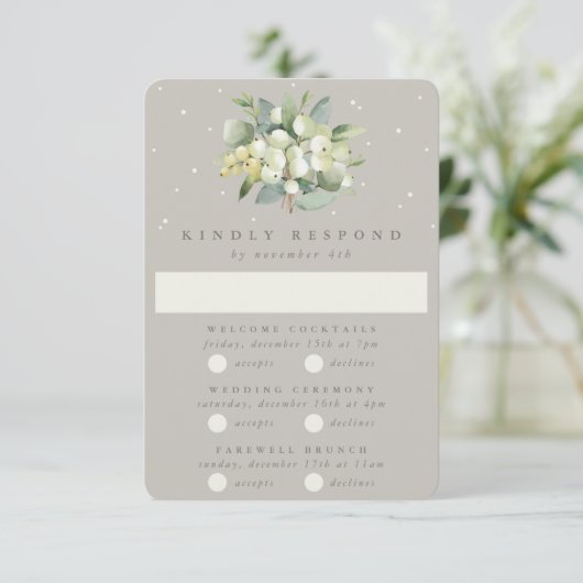 Greige Snowberry+Eucalyptus Wedding Multi-Event RSVP Karte (Stehend Vorderseite)