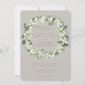 Greige Snowberry+Eucalyptus Wreath Winter Wedding Einladung (Vorderseite)