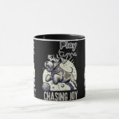 Grenzenlose Energie: Die Ball-Chase des spielerisc Tasse (Zentrum)