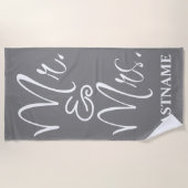 Grey and White Personalisiert Mr. and Mr. Strandtuch (Vorderseite)