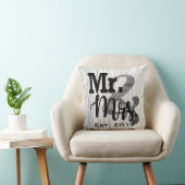 Grey Imitats Wood Mr. und Mrs. Wedding Pillow Kissen (Stuhl )