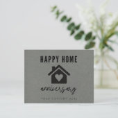 Grey Kraft Paper Happy Zuhause Anniversary Realty Karte (Stehend Vorderseite)