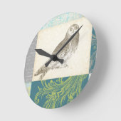 Grey Owl on Pattern Background Runde Wanduhr (Winkel)