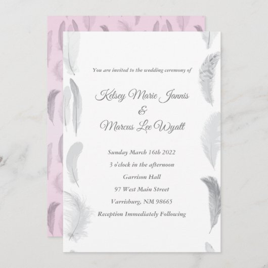 Grey Pink Feather Wedding Einladung (Vorne/Hinten)