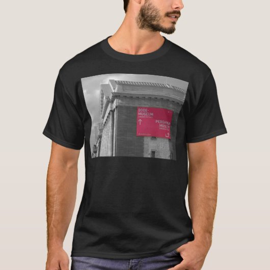 Grey & Pink view of Bode Museum & Pergamon Museum T-Shirt (Vorderseite)