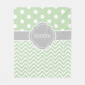 Grey und Grey Polka Dot Zickzack Monogram Fleecedecke (Vorderseite)