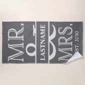 Grey White Mr. und Mrs. Wedding Personalisiert Strandtuch (Vorderseite)