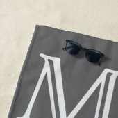Grey White Mr. und Mrs. Wedding Personalisiert Strandtuch (Beispiel)