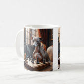Greyhound Dog Playing Schach Kaffeetasse (Vorderseite Links)