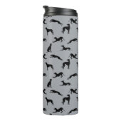 Greyhound Silhouetten Schwarz auf Grau Thermosbecher (Nach rechts gedreht)