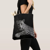 GREYSCALE FOTO VON LYING LEOPARD TASCHE (Von Nahem)