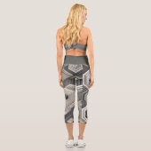 Greyscale Geometrie Capri Leggings (Rückseite)