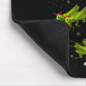 Grhopper Santa Sleigh Flying Funny Magical Christm Mousepad (Ecke)