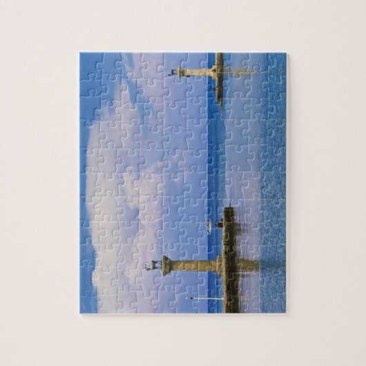 Griechenland, Rhodos, Rotwildstatue in Mandraki Puzzle (Vertikal)