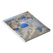 Griechenland, Santorin. Glockenturm und blaue Kupp Notizblock (angewinkelt)