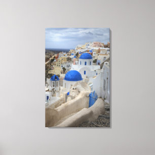 Griechenland, Santorini. Glockenturm und blaue Kup Leinwanddruck