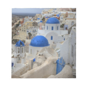 Griechenland, Santorini. Glockenturm und blaue Kup Notizblock