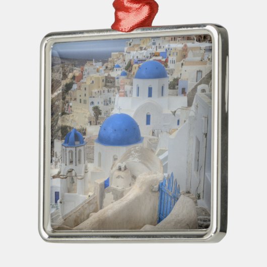 Griechenland, Santorini. Glockenturm und blaue Kup Ornament Aus Metall (Links)