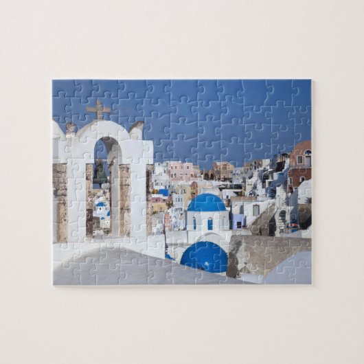 Griechenland, Santorini. Glockenturm und blaue Kup Puzzle (Horizontal)