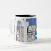 Griechenland, Santorini. Glockenturm und blaue Kup Zweifarbige Tasse (Vorderseite Links)