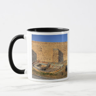 Griechenland, Santorini, Oia. Altes Fischerboot au Tasse