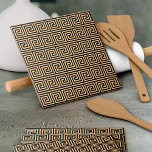 Griechisch Meander Key Squares Muster Brown Fliese<br><div class="desc">Elegantes,  stilvolles und raffiniertes griechisches Muster in brauner und schwarzer Farbe. Moderne und trendige Geschenke,  perfekt für den mediterranen Liebhaber in Ihrem Leben.</div>