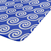 Griechisch Meander Key Waves Muster blau Schneidebrett (Ecke)