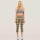 Griechisch Meander Key Waves Muster Brown Capri Leggings (Vorderseite)