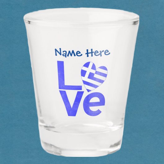 Griechische Liebe-Flagge auf blauem Personalisiert Schnapsglas