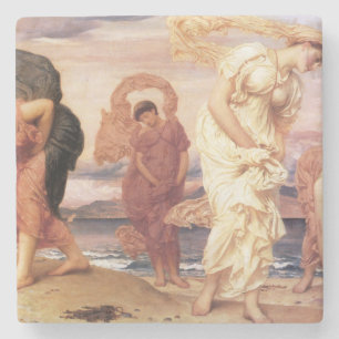 Griechische Mädchen sammeln Kieselsteine an einem  Steinuntersetzer