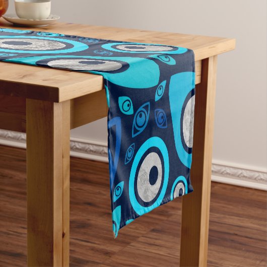 Griechische schlechte Augendiagramm Blues und Kurzer Tischläufer (Beispiel)