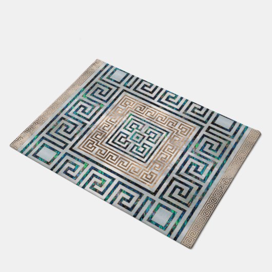 Griechische Schlüsselverzierung - Ohrschnecke und Fußmatte (Schrägansicht)