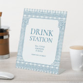 Griechische Toga-Party-Getränkestation mit blauem Sockelschild (In SItu)