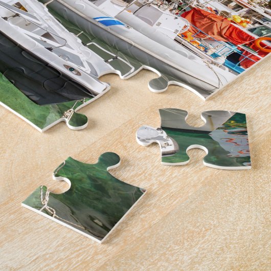 Griechischer Hafen mit Segelbooten in Fiskardo Puzzle (Seite)