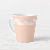 Griechischer Hauptmagazin auf heller Oyster Rosa Milchtasse (Linke Ecke)