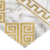 Griechischer Meander - Weißer Marmor und Gold der  Tischdecke (Schrägansicht)